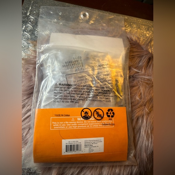 NIP Peanuts Woodstock inflatable beach ball 17.5" diameter - Picture 3 of 6